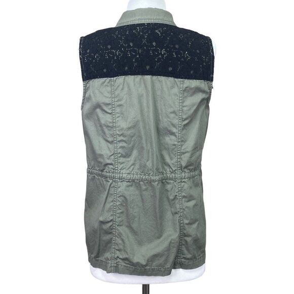 Maurices Green Vest Lace Shoulder Medium - Picture 3 of 5